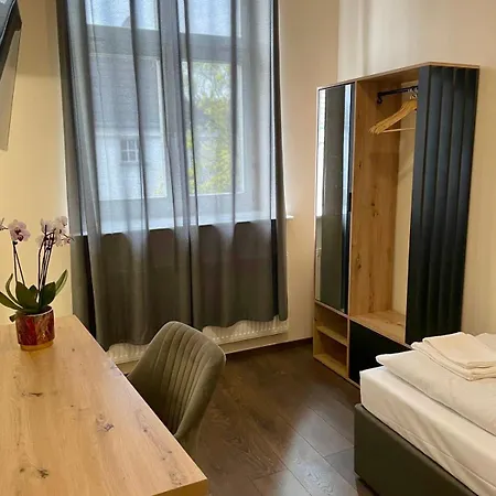Hotel Aster An Der Messe-3